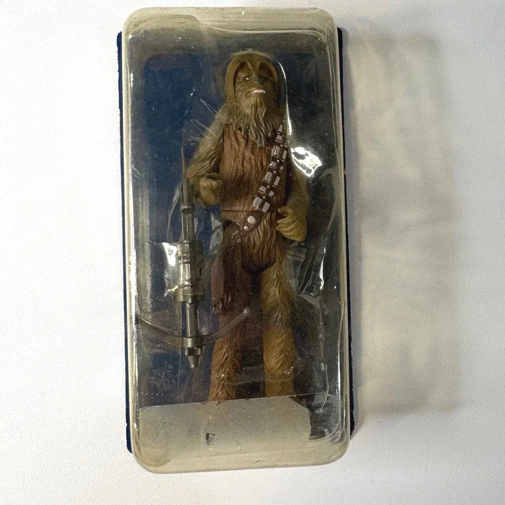 Star Wars Chewbacca Action Figure with Bowcaster Accessory - Picture 1 of 4
